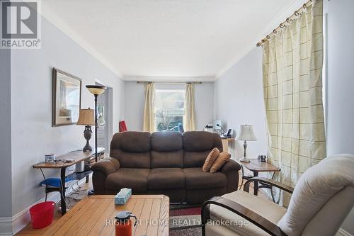 57 Rosebery Place, St. Thomas, ON - Indoor Photo Showing Living Room
