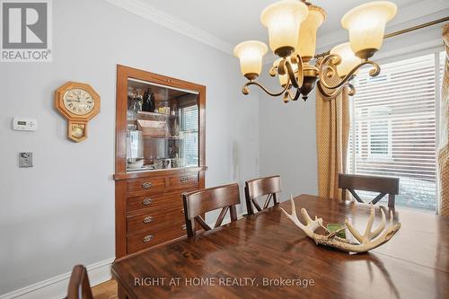 57 Rosebery Place, St. Thomas, ON - Indoor Photo Showing Dining Room