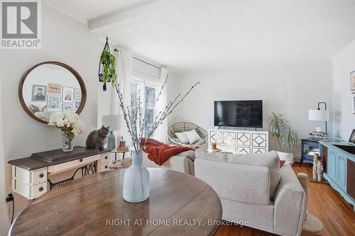 57 Rosebery Place, St. Thomas, ON - Indoor Photo Showing Living Room