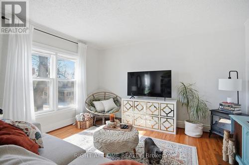 57 Rosebery Place, St. Thomas, ON - Indoor Photo Showing Living Room