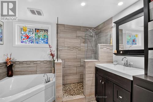 2014 River Road N, Ottawa, ON - Indoor Photo Showing Bathroom