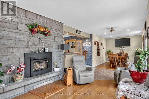 2014 River Road N, Ottawa, ON - Indoor Photo Showing Living Room With Fireplace