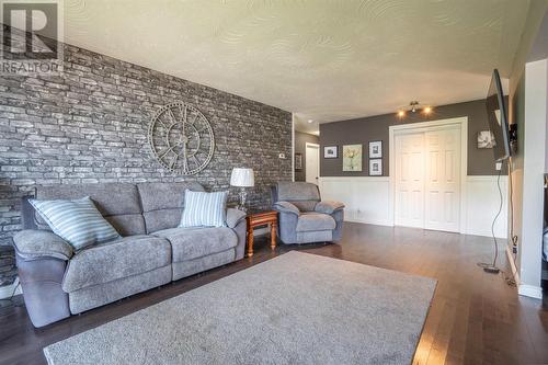 3810 Queen St E, Sault Ste. Marie, ON - Indoor Photo Showing Living Room