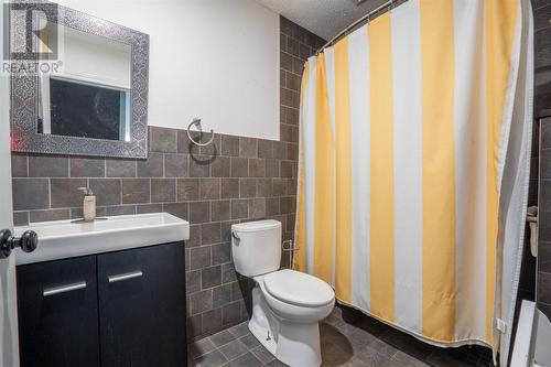 3810 Queen St E, Sault Ste. Marie, ON - Indoor Photo Showing Bathroom