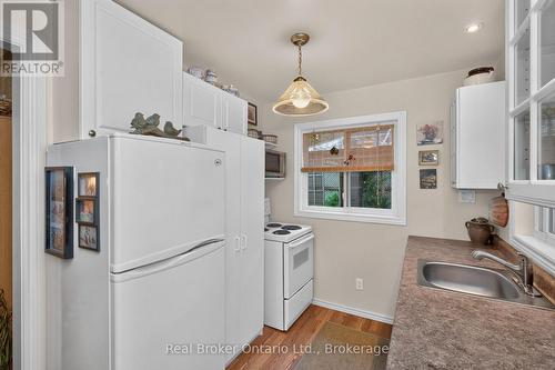 224 Tiny Beaches Road S Road, Tiny, ON - Indoor Photo Showing Other Room