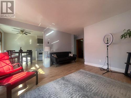 1 - 19 Johnson Place, St. Thomas, ON - Indoor Photo Showing Other Room