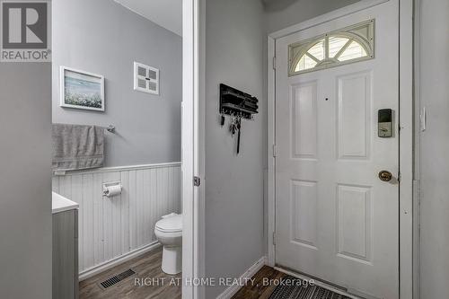 2pc off Front Door - 5 - 81 Parkside Drive, St. Thomas, ON - Indoor