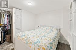 Bedsitting room - 