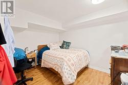 Apartment bedroom - 