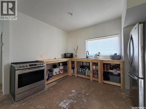 295 Ensign Street, Pennant, SK - Indoor Photo Showing Kitchen