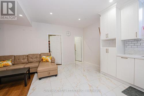 47 Legendary Circle, Brampton, ON - Indoor
