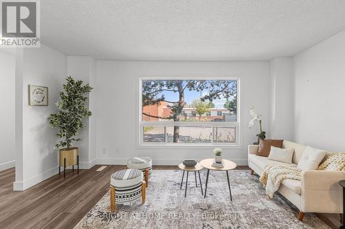 59 - 550 Second Street, London East (East H), ON - Indoor Photo Showing Living Room