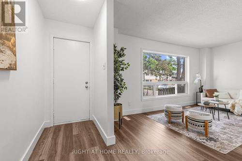 59 - 550 Second Street, London East (East H), ON - Indoor Photo Showing Living Room