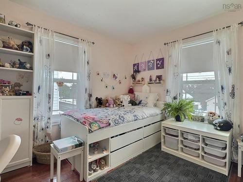 355 Queen Street, Truro, NS - Indoor Photo Showing Bedroom