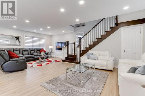 1543 Indian Grove, Mississauga, ON - Indoor Photo Showing Living Room