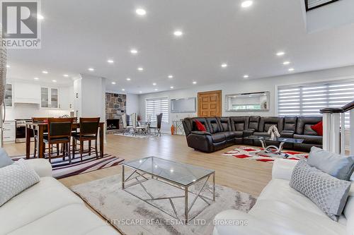 1543 Indian Grove, Mississauga, ON - Indoor Photo Showing Living Room