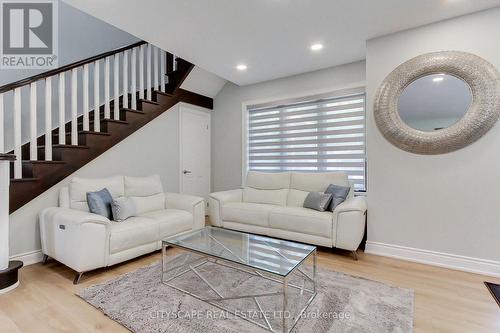 1543 Indian Grove, Mississauga, ON - Indoor Photo Showing Living Room