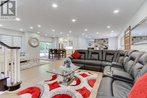 1543 Indian Grove, Mississauga, ON - Indoor Photo Showing Living Room