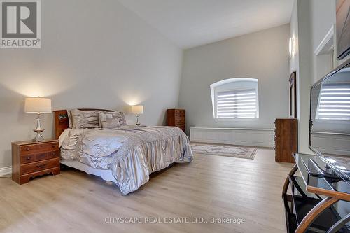 1543 Indian Grove, Mississauga, ON - Indoor Photo Showing Bedroom
