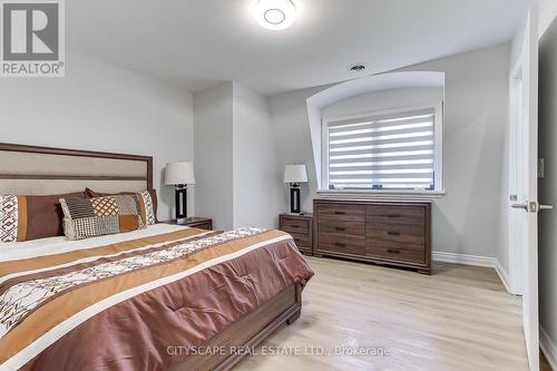 1543 Indian Grove, Mississauga, ON - Indoor Photo Showing Bedroom
