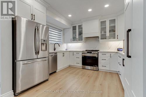 1543 Indian Grove, Mississauga, ON - Indoor Photo Showing Kitchen With Stainless Steel Kitchen