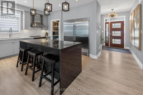28 Martingale Terrace, St. Thomas, ON - Indoor Photo Showing Kitchen With Upgraded Kitchen