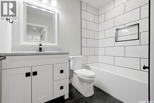 1601 Lacon Street, Regina, SK - Indoor Photo Showing Bathroom