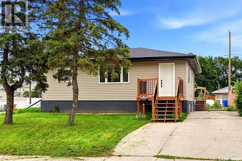 1601 Lacon Street, Regina, SK - Outdoor