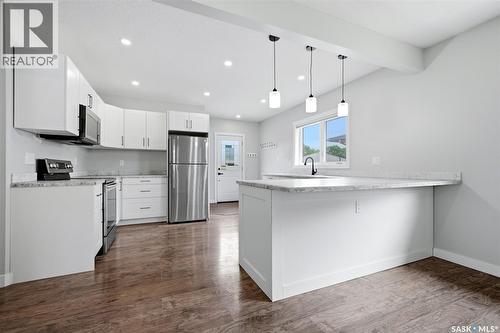 1601 Lacon Street, Regina, SK - Indoor Photo Showing Kitchen With Upgraded Kitchen