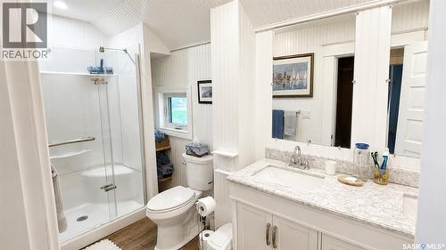 205 3Rd Avenue, Harris, SK - Indoor Photo Showing Bathroom
