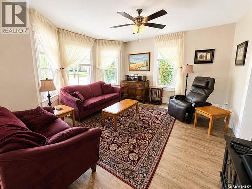 205 3Rd Avenue, Harris, SK - Indoor Photo Showing Living Room