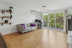 Salon - 