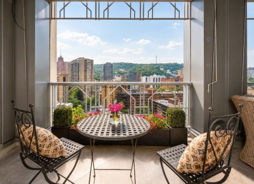 Balcony - 17E-1650 Rue Sherbrooke O., Montréal (Ville-Marie), QC -  With Exterior