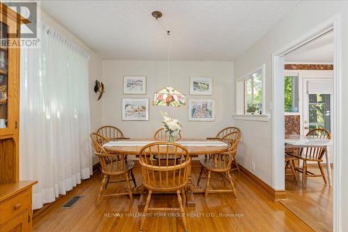 2 Corbett Crescent, Aurora, ON - Indoor Photo Showing Dining Room