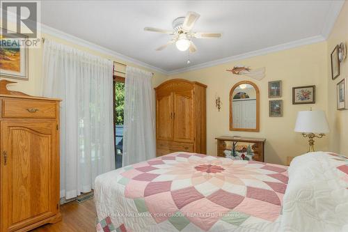 2 Corbett Crescent, Aurora, ON - Indoor Photo Showing Bedroom