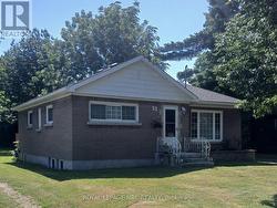 22 DUNBLANE AVENUE St. Catharines (Carlton/Bunting), ON L2M 3Z7