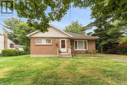 22 DUNBLANE AVENUE St. Catharines (Carlton/Bunting), ON L2M 3Z7