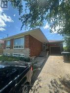 5 BREWTON ROAD Toronto, ON M1G 1W2