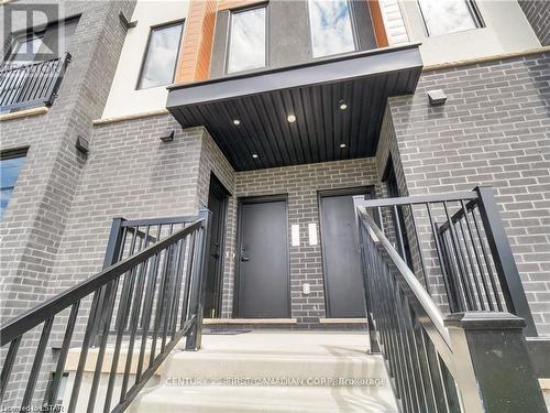 51 - 3900 SAVOY STREET , London South (South V), Ontario N6P 0H9 3