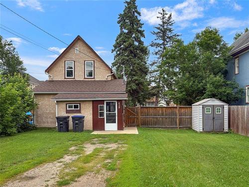 428 11Th Street, Brandon, MB - Outdoor