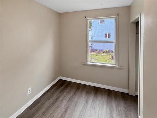 428 11Th Street, Brandon, MB - Indoor Photo Showing Other Room
