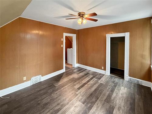 428 11Th Street, Brandon, MB - Indoor Photo Showing Other Room