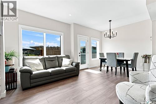 850 Brighton Gate, Saskatoon, SK - Indoor Photo Showing Living Room