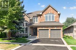 2203 TURNBERRY ROAD  Burlington, ON L7M 4P9