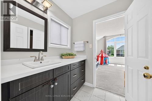 2203 Turnberry Road, Burlington, ON - Indoor Photo Showing Bathroom