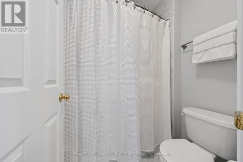 2203 Turnberry Road, Burlington, ON - Indoor Photo Showing Bathroom