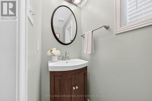 2203 Turnberry Road, Burlington, ON - Indoor Photo Showing Bathroom
