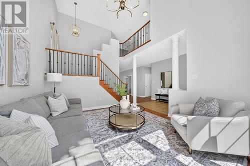 2203 Turnberry Road, Burlington, ON - Indoor Photo Showing Living Room