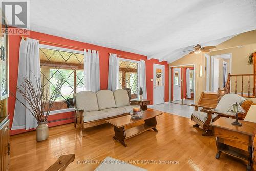 828 Principale Street, Casselman, ON - Indoor Photo Showing Living Room