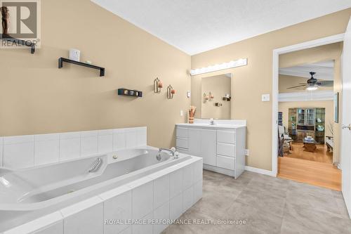 828 Principale Street, Casselman, ON - Indoor Photo Showing Bathroom